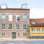 Skon Lejlighed Midt I Odense