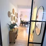 Skon Lejlighed Midt I Odense